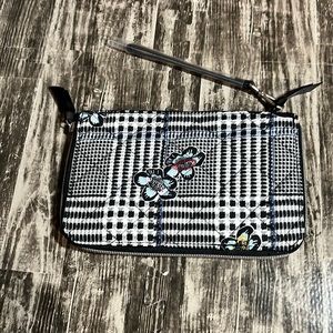 Vera Bradley RFID On The Go Wristlet in Bedford Plaid